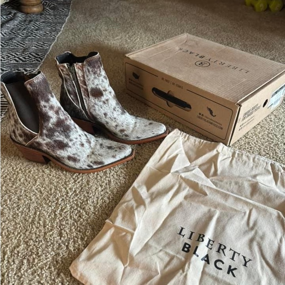 Liberty black cowhide snip toe booties size 8